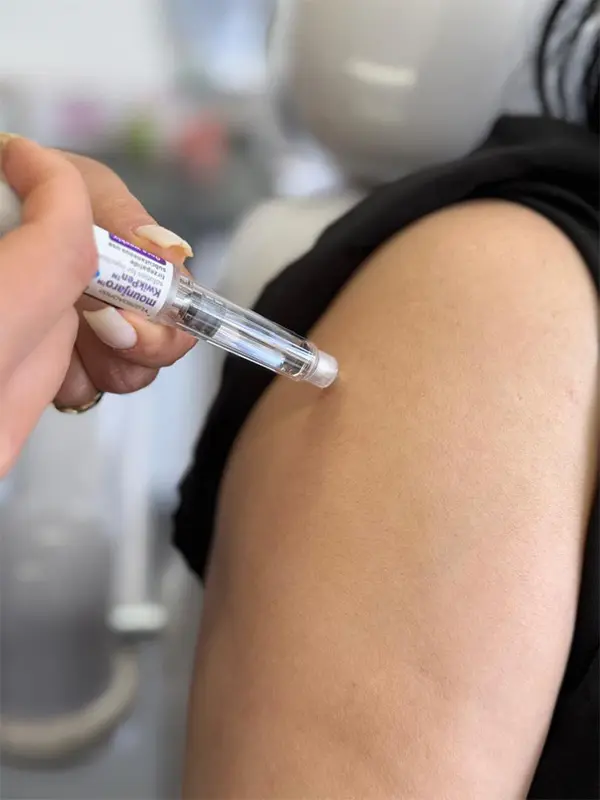 تزریق آمپول مانجارو تزریق آمپول مانجارو